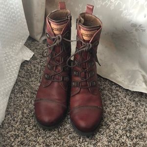 Pikolinos red Victorian-inspired casual boots